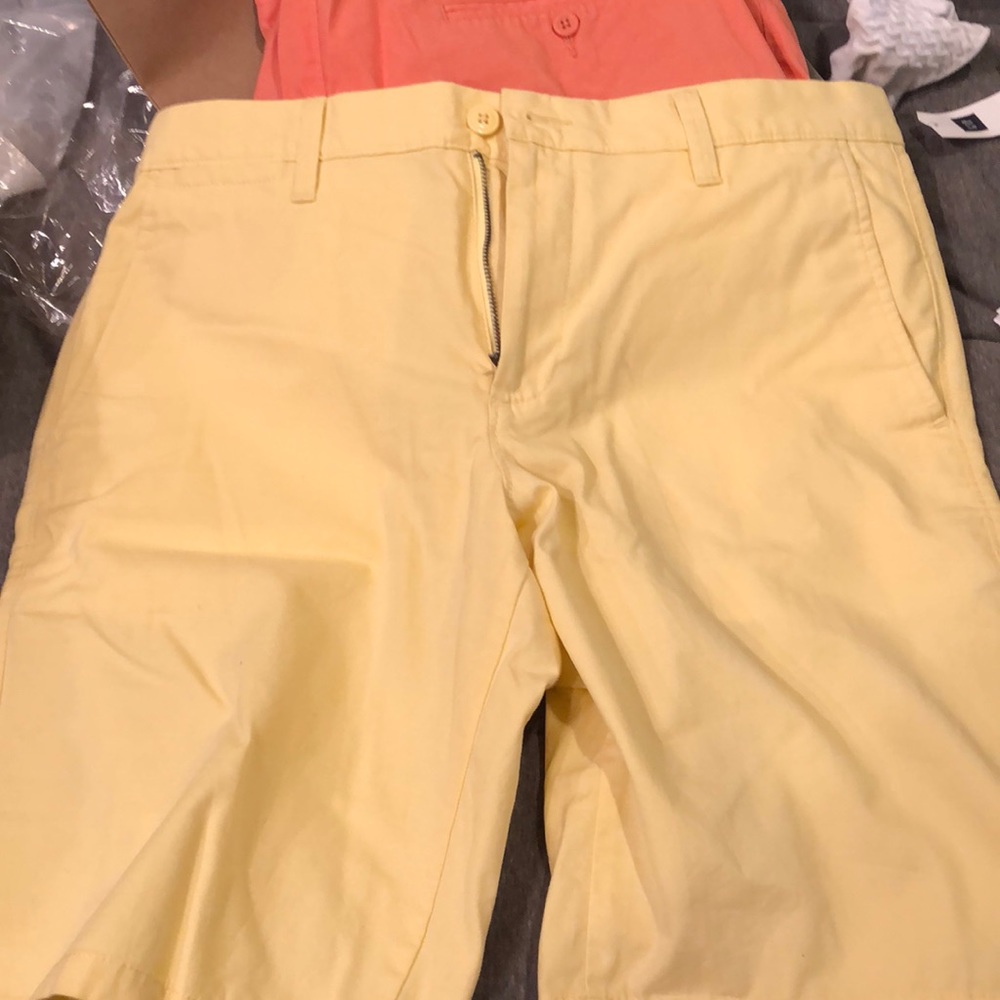 Yellow gap khaki shorts